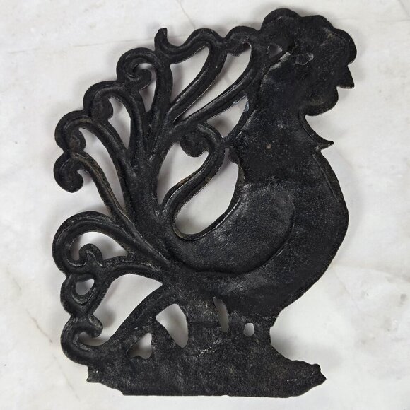 Vintage Brass Toned Cast Iron Rooster Wall Hangings Set of 2 Farmhouse Rustic - Picture 6 of 7